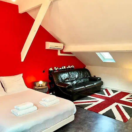 Casa de Férias La Maison Du Bonheur + Studio Patio & Terrasse *