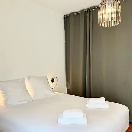 La Maison Du Bonheur + Studio Patio & Terrasse Casa de Férias